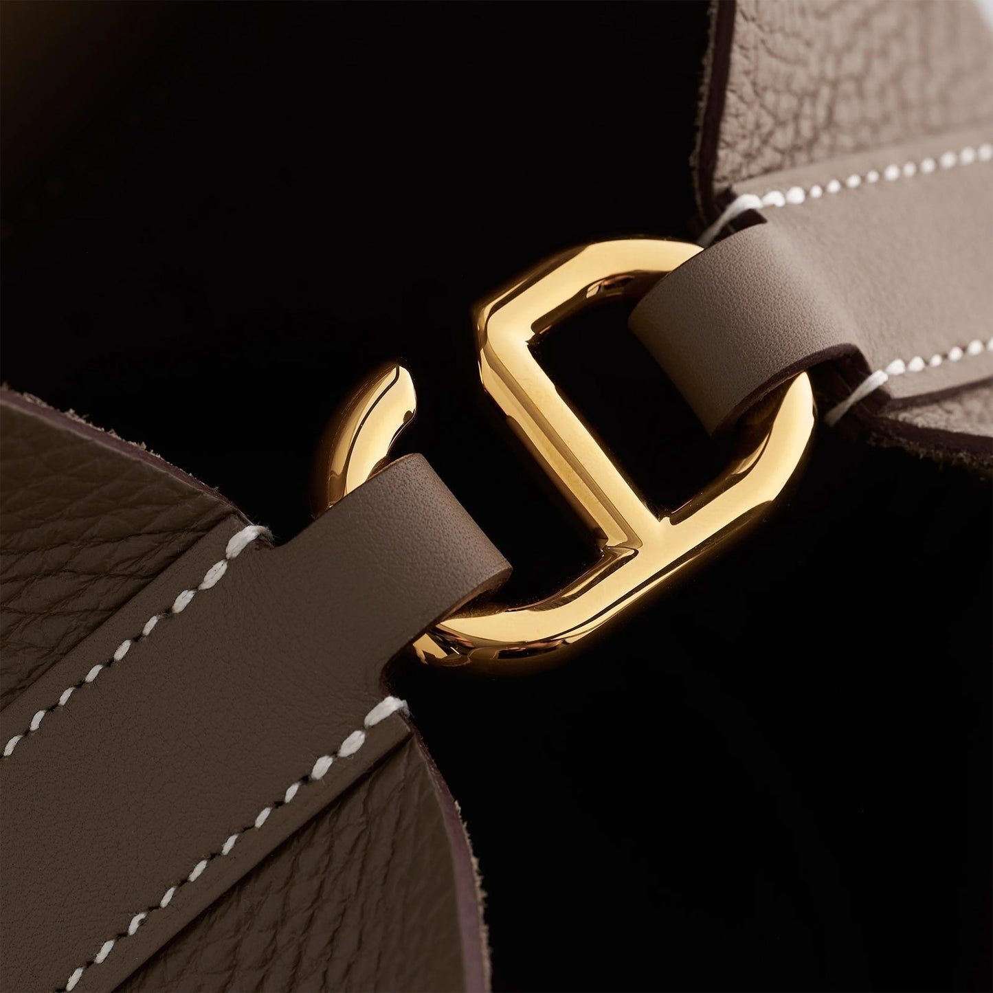 Hermès In-The-Loop Bag 18 Clemence, Swift Etoupe Gold Hardware