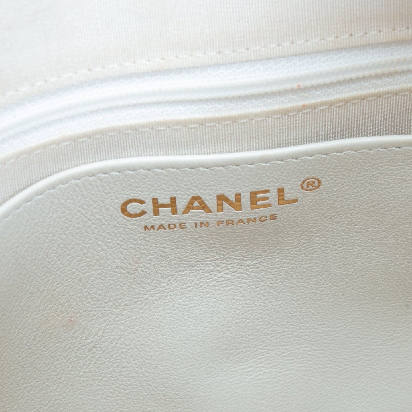 CHANEL 2022 Close To Me Hobo - White