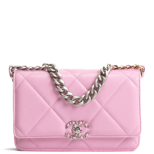 CHANEL 19 Wallet on Chain - Pink