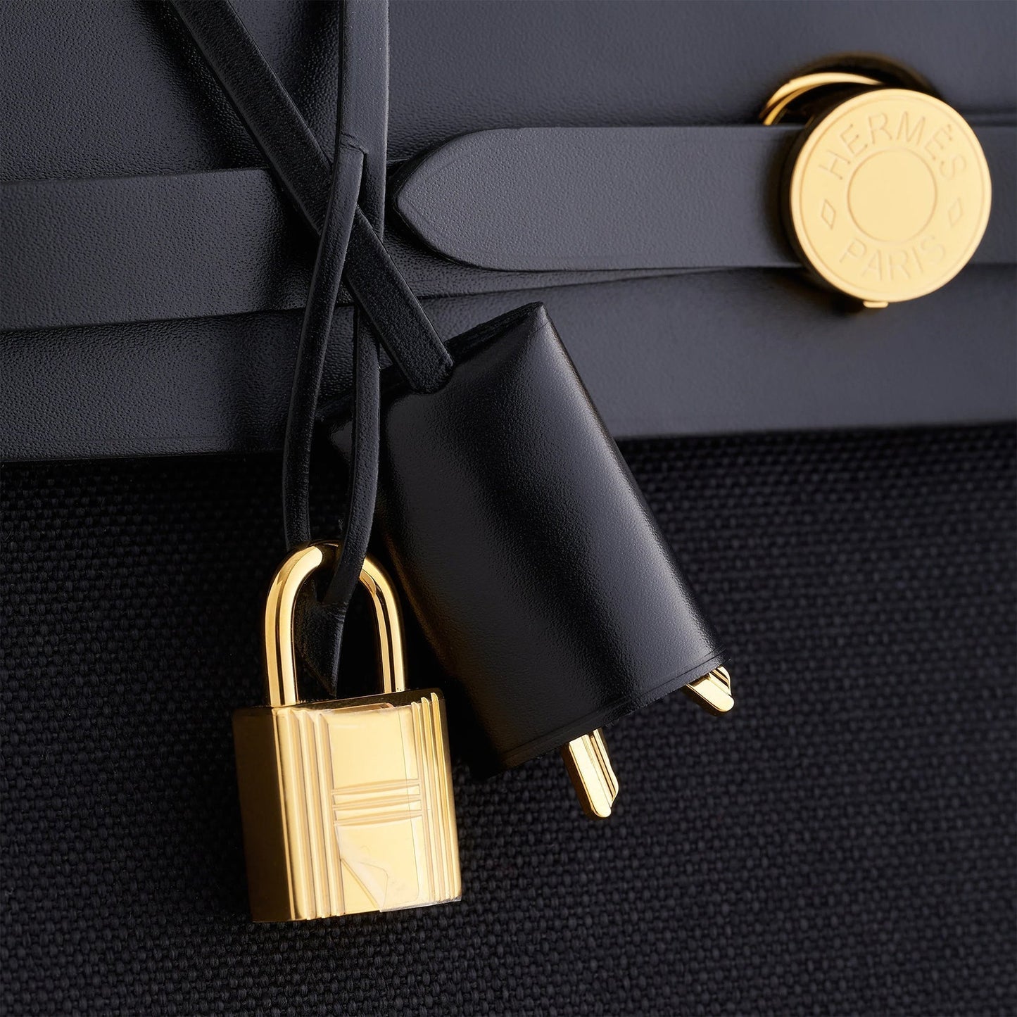Hermès Herbag Zip 31 Black/Black Retourne Gold Hardware