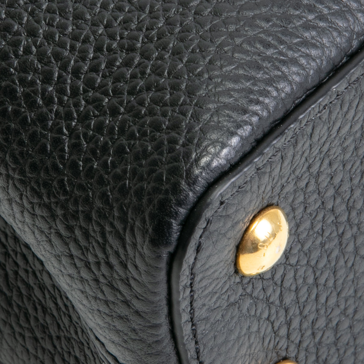 LOUIS VUITTON Taurillon Leather Capucines Mini - Black