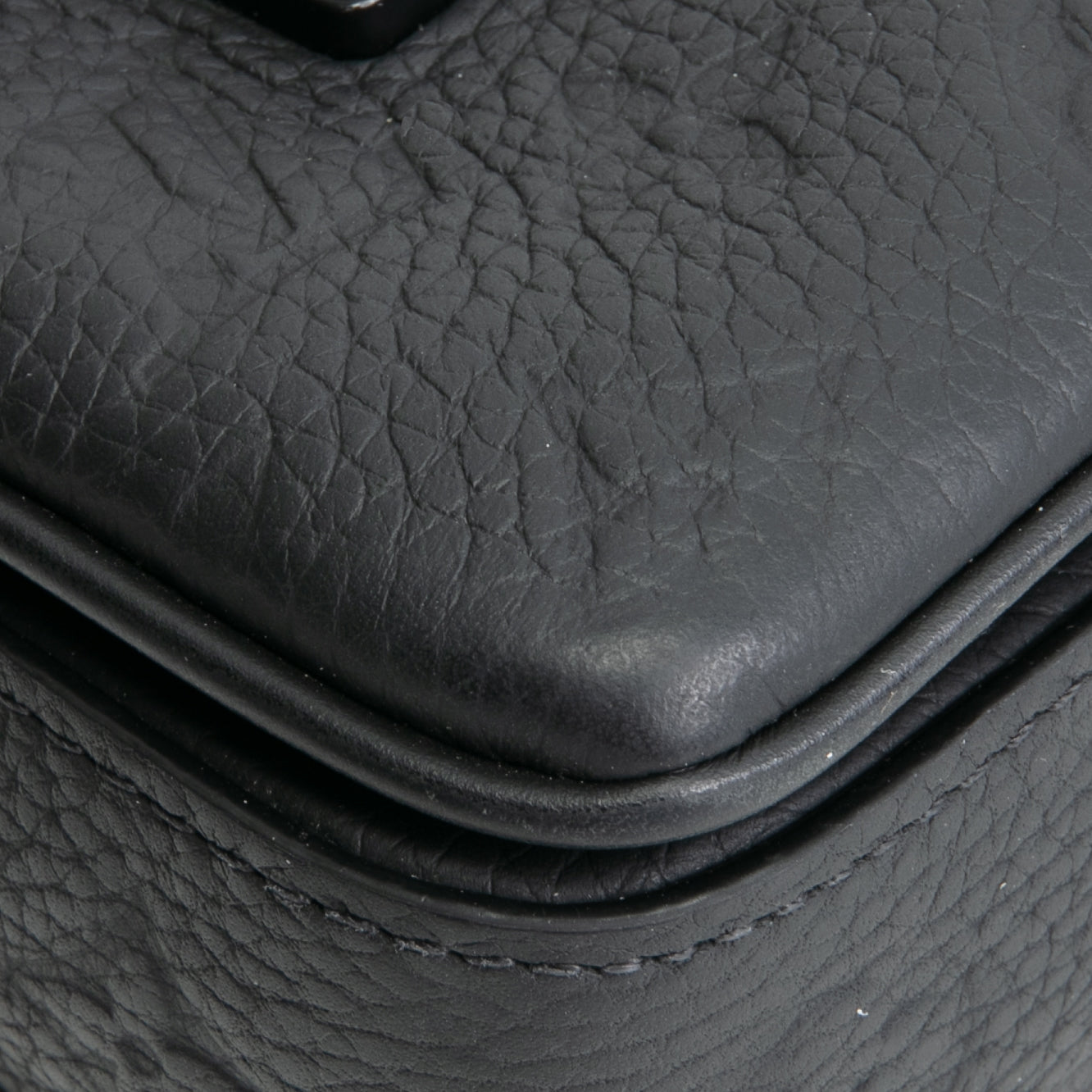 LOUIS VUITTON S-Lock Vertical Wearable Wallet - Black