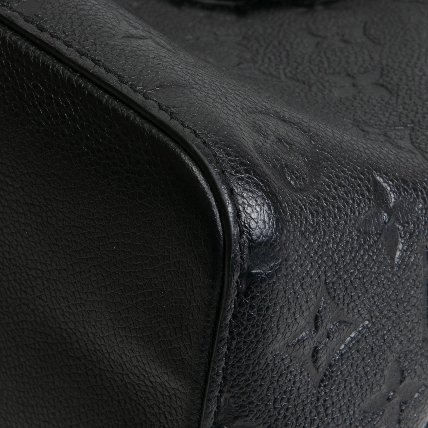 LOUIS VUITTON Monogram Empreinte NeoNoe MM - Black