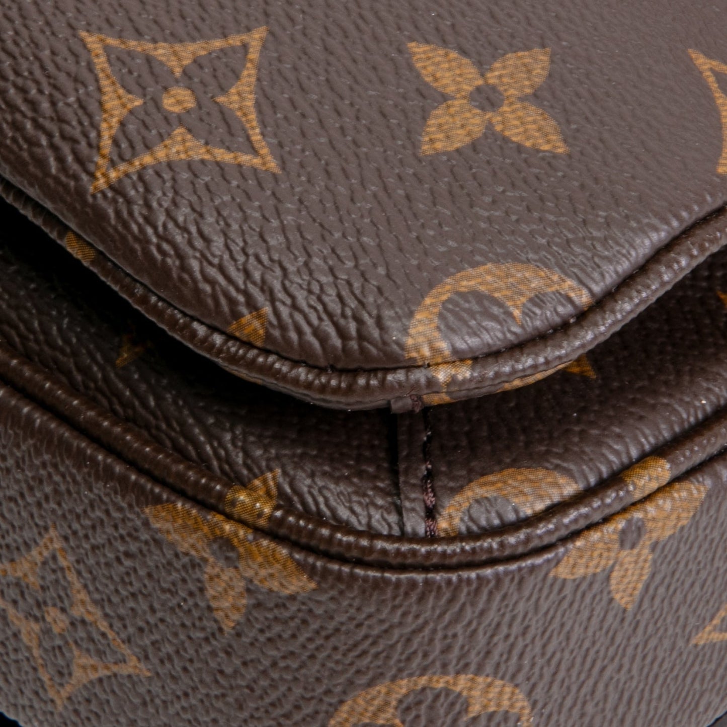 LOUIS VUITTON Pochette Metis Monogram