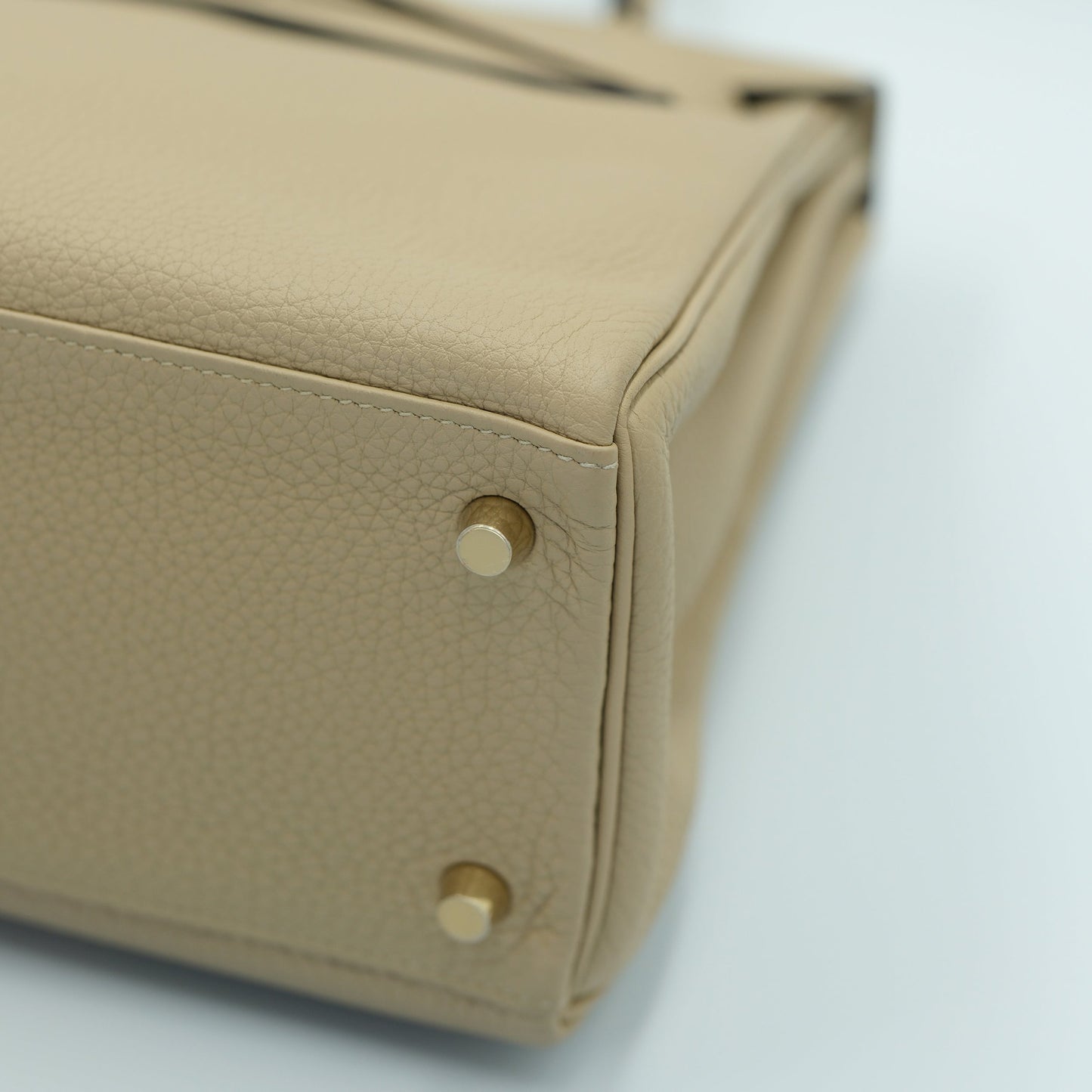 Hermes Kelly 28 Retourne Trench Togo with Gold Hardware
