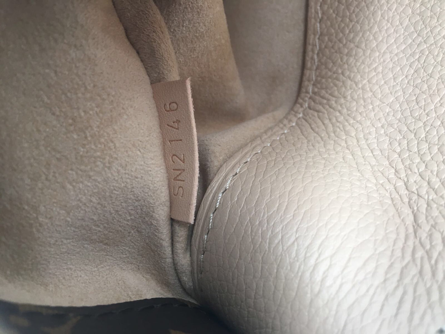 Louis Vuitton | Canvas Monogram Pallas Dune | MM